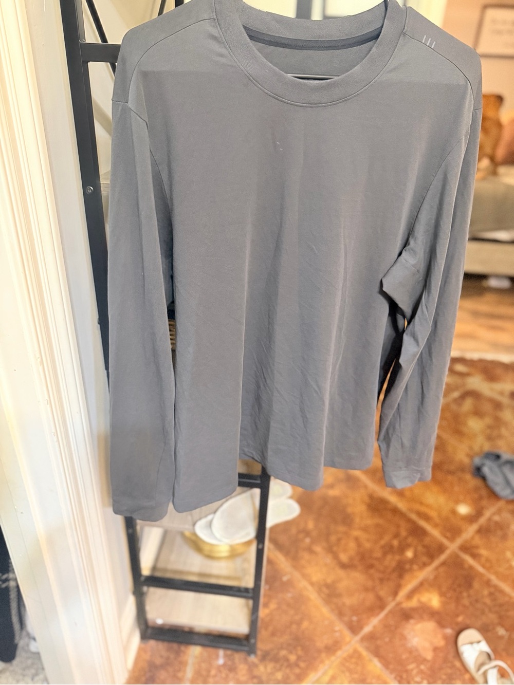 Men's Long-Sleeve Lululemon Crewneck Shirt - Gray